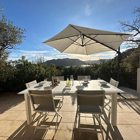 Villa Familiale Situee A 10 Minutes A Pieds De La De Santa Giulia Porto-Vecchio (Corsica)